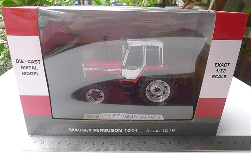 weise toys Massey Fersus 1014 tractor Red 1:32 Truck Pre-built Model
