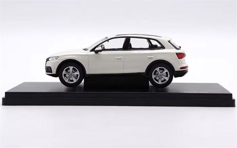 1:43 Audi Q5 SUV 2016 White  Audi  DIECAST Car Model