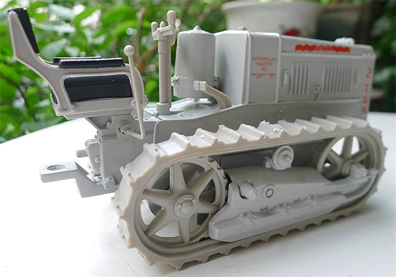 Norscot cat 2-TON tracked classical agricultural tractor Light gray 1:16 Truck Pre-built Model