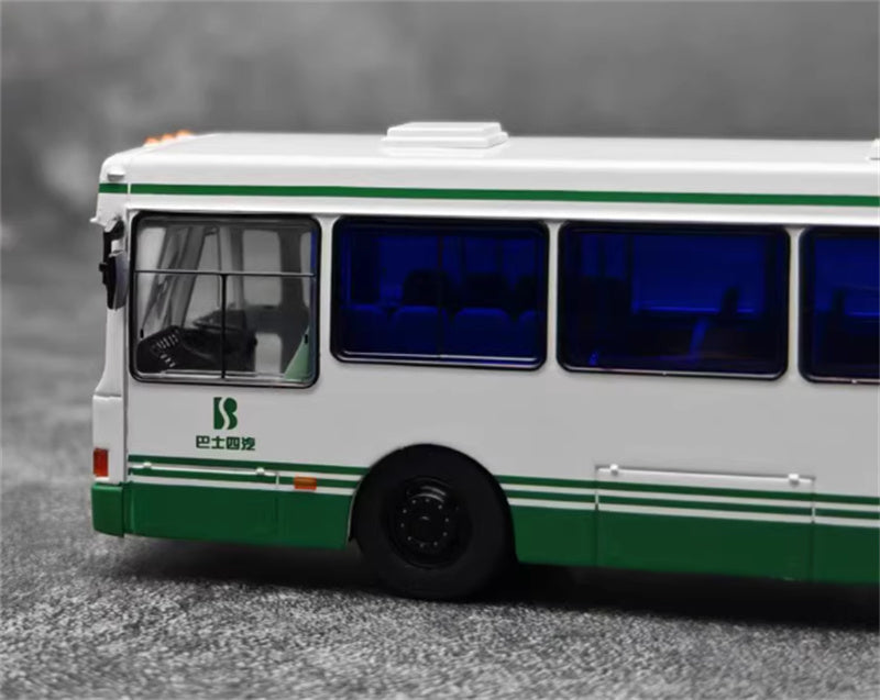 AUTO-GLIMPSE Flxible Shanghai 71 City Bus Air-conditioned version Light green white 1:64 Bus Pre-built Model view12