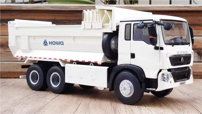 Sinotruk HOWO TX Dump Truck white 1:24 Truck Pre-built Model