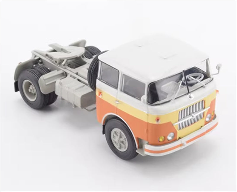 Modimio Skoda 706-RTTN tractor 1:43 Truck Pre-built Airliner Model Display view5