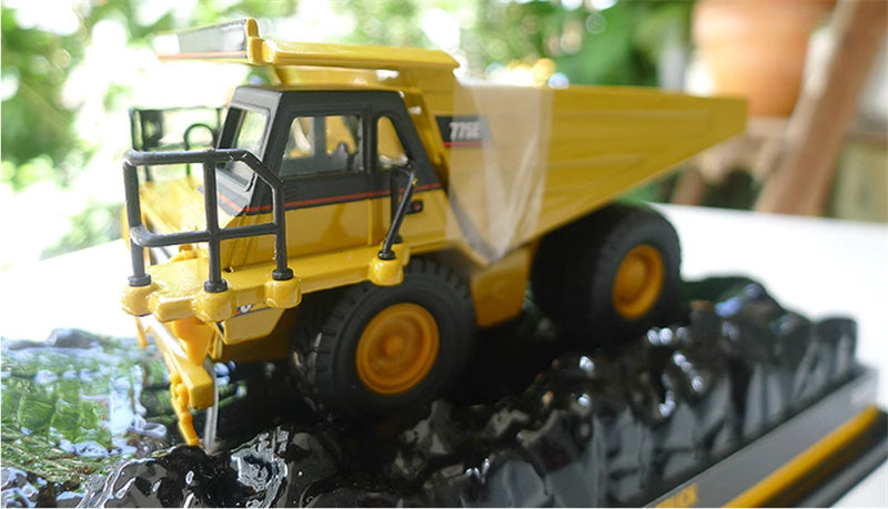 Norscot cat 775E Off Highway Truck yellow 1:64 Truck Pre-built Model