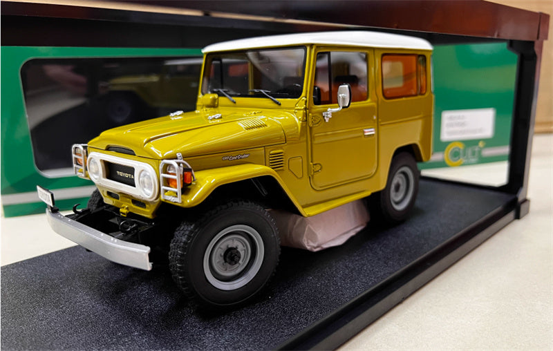 CULT FJ40 Toyota Land Cruiser 1:18 Car Pre-built Model