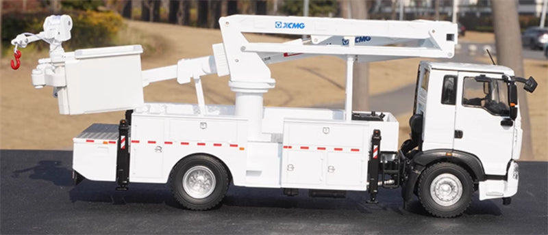 XCMG 18 meter Insulated bucket arm white 1:35 Truck Pre-built Model
