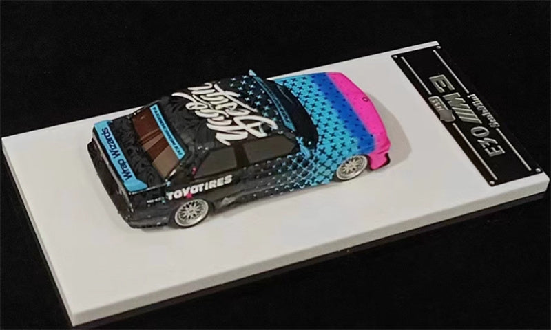 ScaleMini BMW M3 first generation E30 low slung sports car Electric pink black coating Limited Edition 499PCS ONLY 1:64 Car Pre-built Model view5
