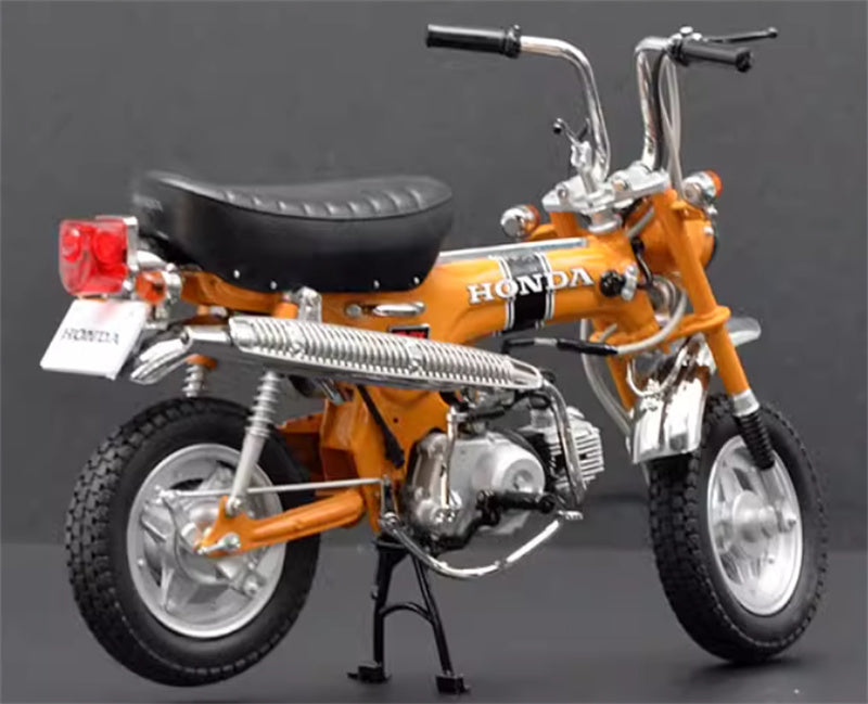EBBRO HONDA DAX ST50 1969 orange 1:10 motorcycle Pre-built Model view6