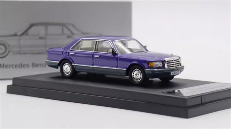 Master Mercedes Benz 560SEL W126 Metallic blue purple w/ gray border regular version 1:64 Car Pre-built Airliner Model Display view3