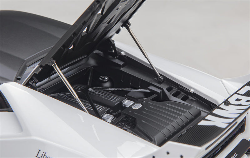 AUTOART Lamborghini HURACAN GT supercar white LBWK AirREX Liberty Walk AK-produce LB PERFORMANCE 1:18 Car Pre-built Model view2
