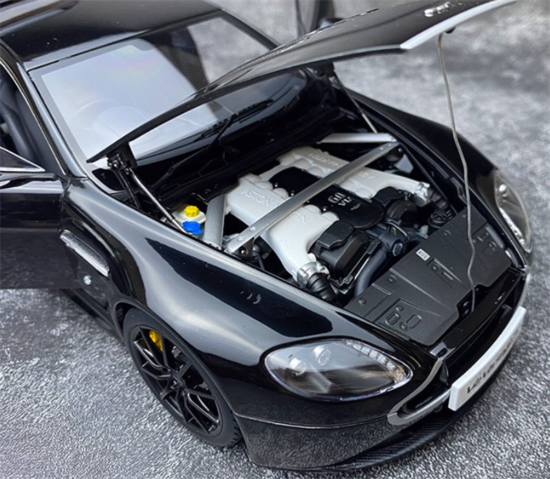 AUTOART Aston Martin V12 Vantage S 2015 black 1:18 Car Pre-built Model view2