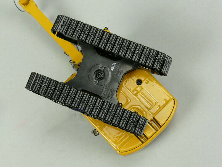 GC 1/50 320 DIECAST Excavator FINISHED CAT Hydraulic MODEL view3