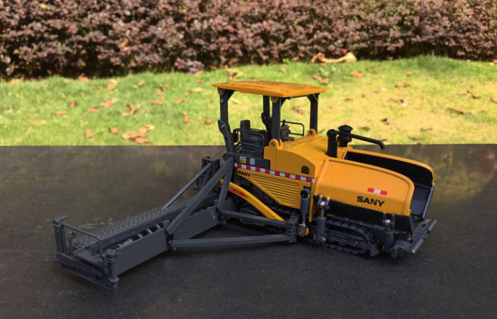 Asphalt 1/50 MODEL paver SANY DIECAST paver view7