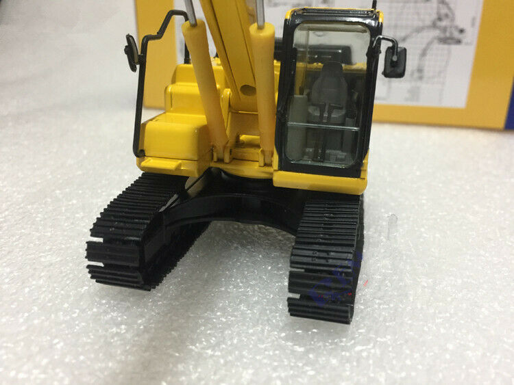 MODEL KOMASTU DIECAST 1/50 Excavator PC200-10 view5
