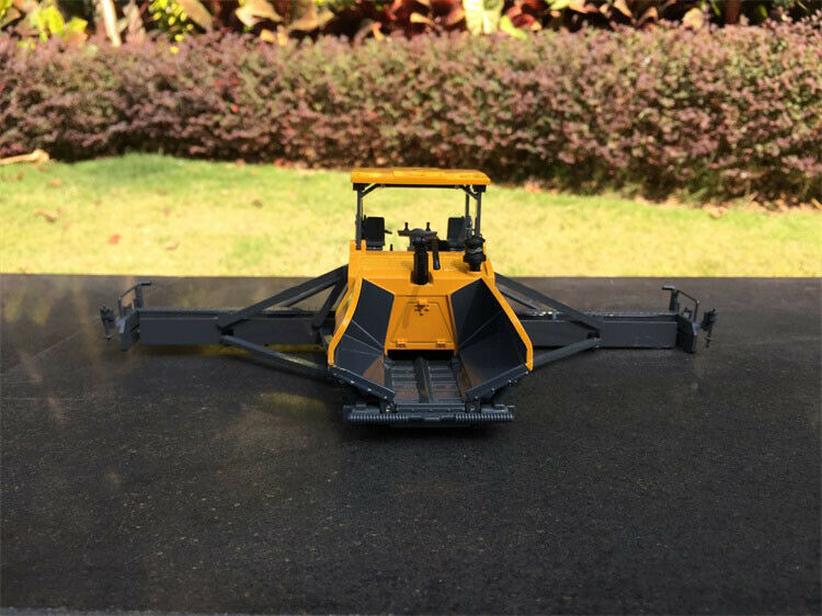 Asphalt 1/50 MODEL paver SANY DIECAST paver view3