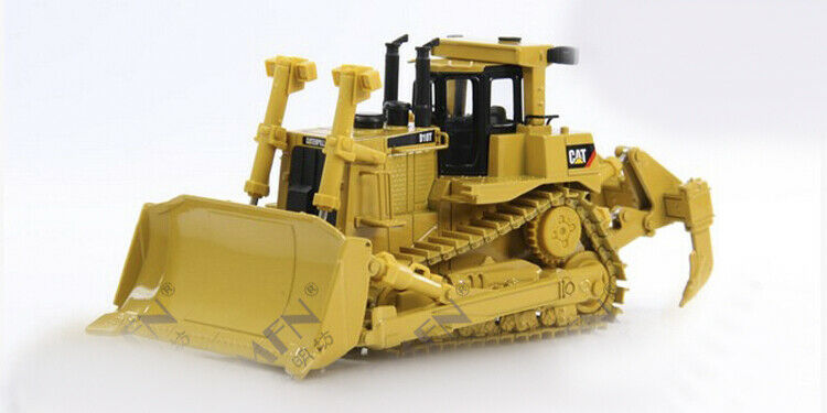 DM yellow DIECAST CAT 1/50 TRACK-TYPE TRACTOR MODEL D10T view1
