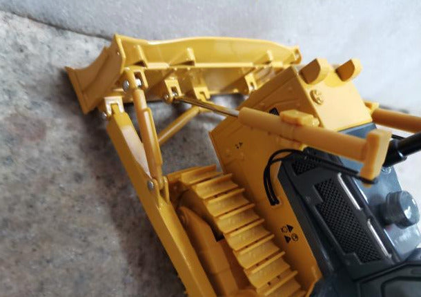 Bulldozer DIECAST MODEL SD42-3 Dozer SHANTUI 1/35 view5