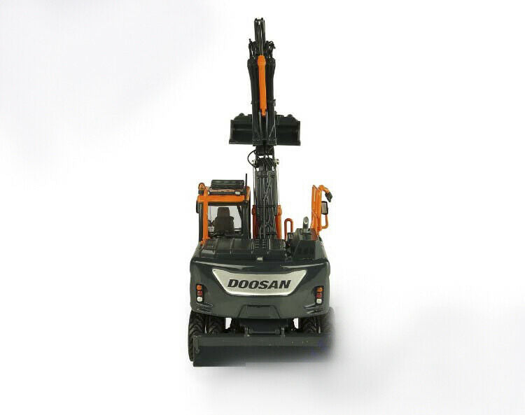 Doosan MODEL 1/50 Black Limited Edition DX160W DIECAST view4