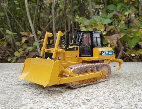 CATERPILLAR SEM822 bulldozer 1/35 DIECAST Truck Pre-built Model view1