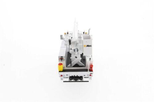 CATERPILLAR PETERBILT 536 With Altec AA55 Aerial Crane 1/32 Truck Model view8