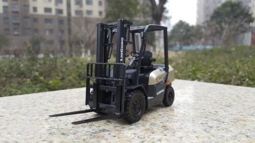 LIUGONG C30 forklift Anniversary Edition 1/25 DIECAST Truck Pre-built Model view1