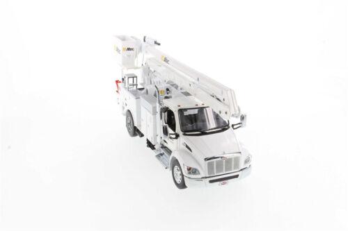 CATERPILLAR PETERBILT 536 With Altec AA55 Aerial Crane 1/32 Truck Model view4