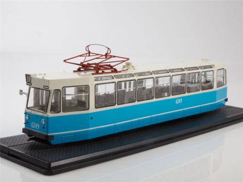 Start Scale Models 1/43 Urban public transport Soviet Leningrad LM-68 blue-white view3