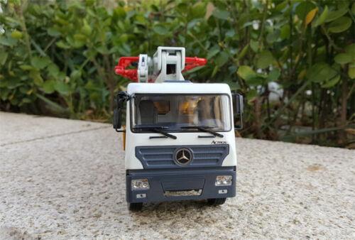 XCMG Shi Weiying concrete pump truck HB series 62m Benz Actros 1/35 Model view5