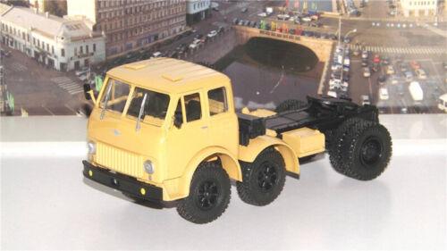 Modimio Ukrain MAZ-520 space cab Trailer tractor 1/43 ABS Truck Pre-built Model view3
