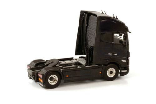 WSI VOLVO FH5 GLOBETROTTER XL 4X2 PREMIUM LINE 1/50 DIECAST Truck Model view5