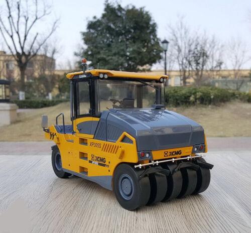 XCMG XP305S Rubber Tire Roller 1/25 Diecast Truck Pre-built Model view3