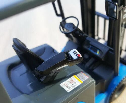BYD ECB35 Forklift Blue 1/25 Diecast Truck Pre-built Model view3