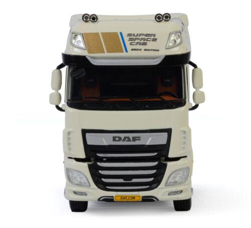 WSI DAF XF SUPER SPACE CAB MY2017 4X2 PREMIUM LINE 1/50 DIECAST Pre-built view2