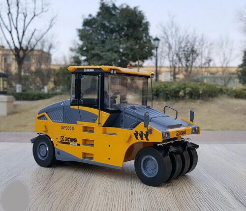 XCMG XP305S Rubber Tire Roller 1/25 Diecast Truck Pre-built Model view1