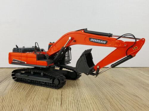 DOOSAN DX380LC-9C Excavator 1/50 DIECAST Truck Pre-built Model view4