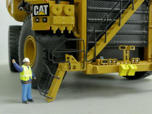 CATERPILLAR 797F Off-Highway Mining Truck - Tier 4 Diecast Masters 1/50 Model view4