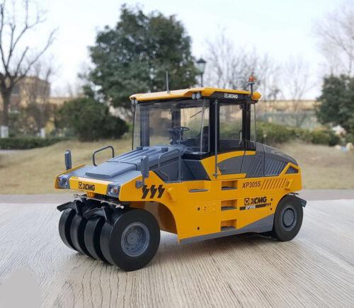 XCMG XP305S Rubber Tire Roller 1/25 Diecast Truck Pre-built Model view5