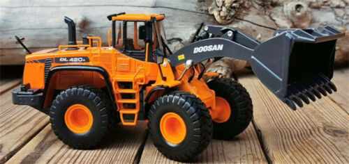 DOOSAN DL420A Wheel Loader Construction machinery forklift 1/40 DIECAST Model view3