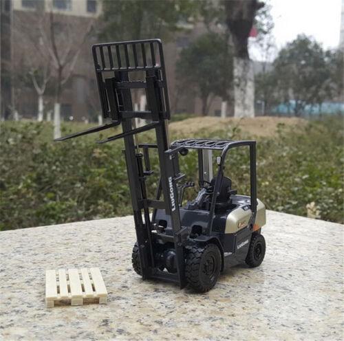 LIUGONG C30 forklift Anniversary Edition 1/25 DIECAST Truck Pre-built Model view7