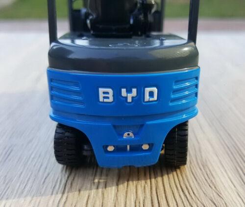 BYD ECB35 Forklift Blue 1/25 Diecast Truck Pre-built Model view4