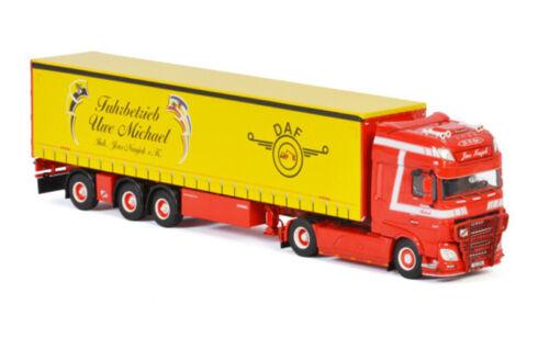 WSI DAF XF SUPER SPACE CAB MY2017 4X2 CURTAINSIDE TRAILER 1/50 Diecast Model view1