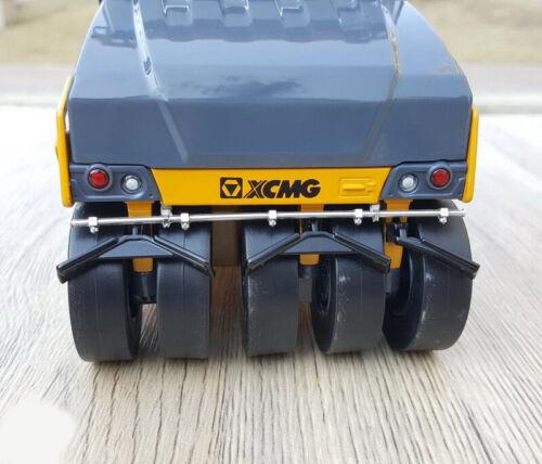 XCMG XP305S Rubber Tire Roller 1/25 Diecast Truck Pre-built Model view4
