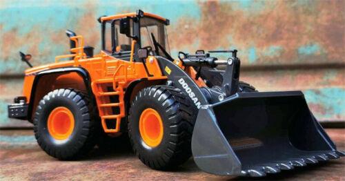 DOOSAN DL420A Wheel Loader Construction machinery forklift 1/40 DIECAST Model view2