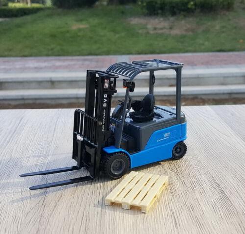 BYD ECB35 Forklift Blue 1/25 Diecast Truck Pre-built Model view6