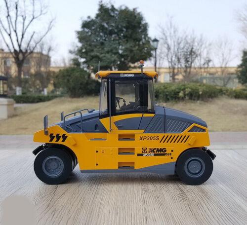 XCMG XP305S Rubber Tire Roller 1/25 Diecast Truck Pre-built Model view7