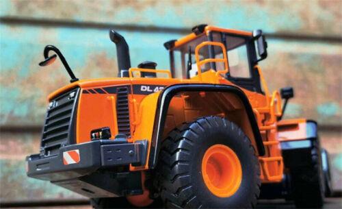 DOOSAN DL420A Wheel Loader Construction machinery forklift 1/40 DIECAST Model view5