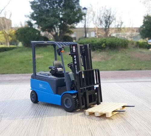 BYD ECB35 Forklift Blue 1/25 Diecast Truck Pre-built Model view1