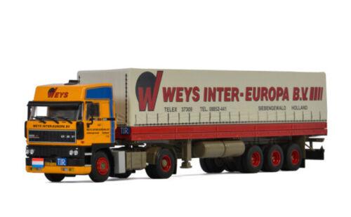 WSI DAF 3600 SPACE CAB 4X2 CURTAINSIDE TRAILER CLASSIC-3 AXLE 1:50 Model view1