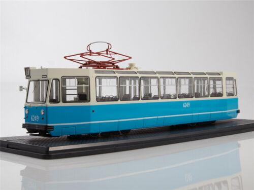 Start Scale Models 1/43 Urban public transport Soviet Leningrad LM-68 blue-white view5