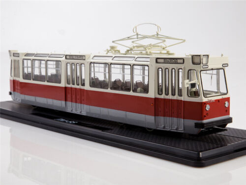 Start Scale Models Soviet LM-68 Union Tramcar red-white 1/43 ABS Truck Model view1