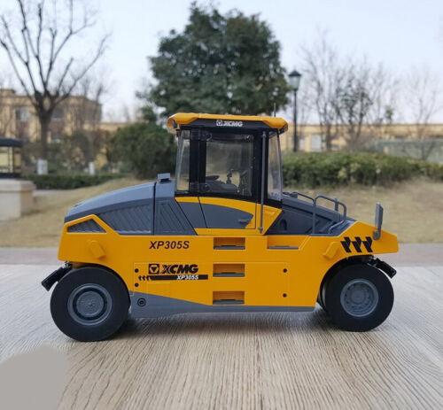 XCMG XP305S Rubber Tire Roller 1/25 Diecast Truck Pre-built Model view6
